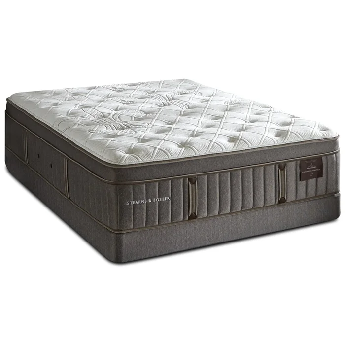 Stearns & Foster Wynford Plush Euro-Top Low-Profile Split Queen Mattress Set|Ensemble matelas moelleux Euro-plateau divis profil bas Wynford Stearns & Foster pour grand lit