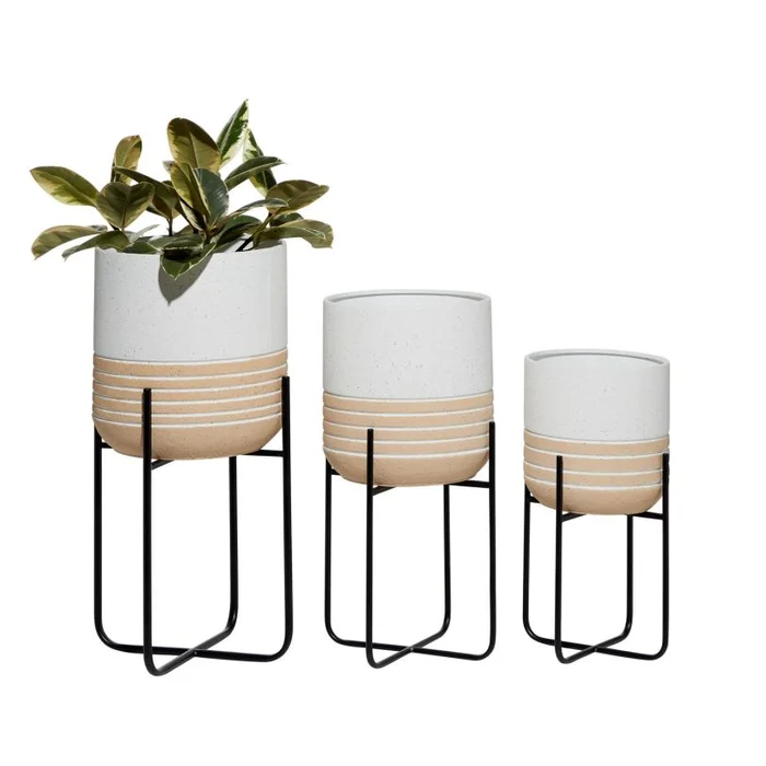 UMA White Metal Indoor Outdoor Planter with Removable Stand, Set of 3 20″, 24″, 28″H | 43349